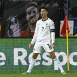 CR7 regala relojes de más de 2.4 millones de dólares a su selección: así fueron las piezas

Cristiano Ronaldo regala relojes de más de 2.4 millones de dólares al equipo nacional: descubre los detalles