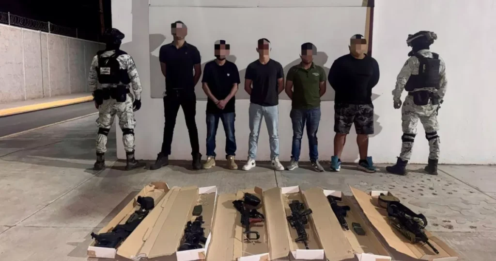 Cinco civiles armados detenidos en Stanza Toscana, Culiacán tras búsqueda de vehículo robado