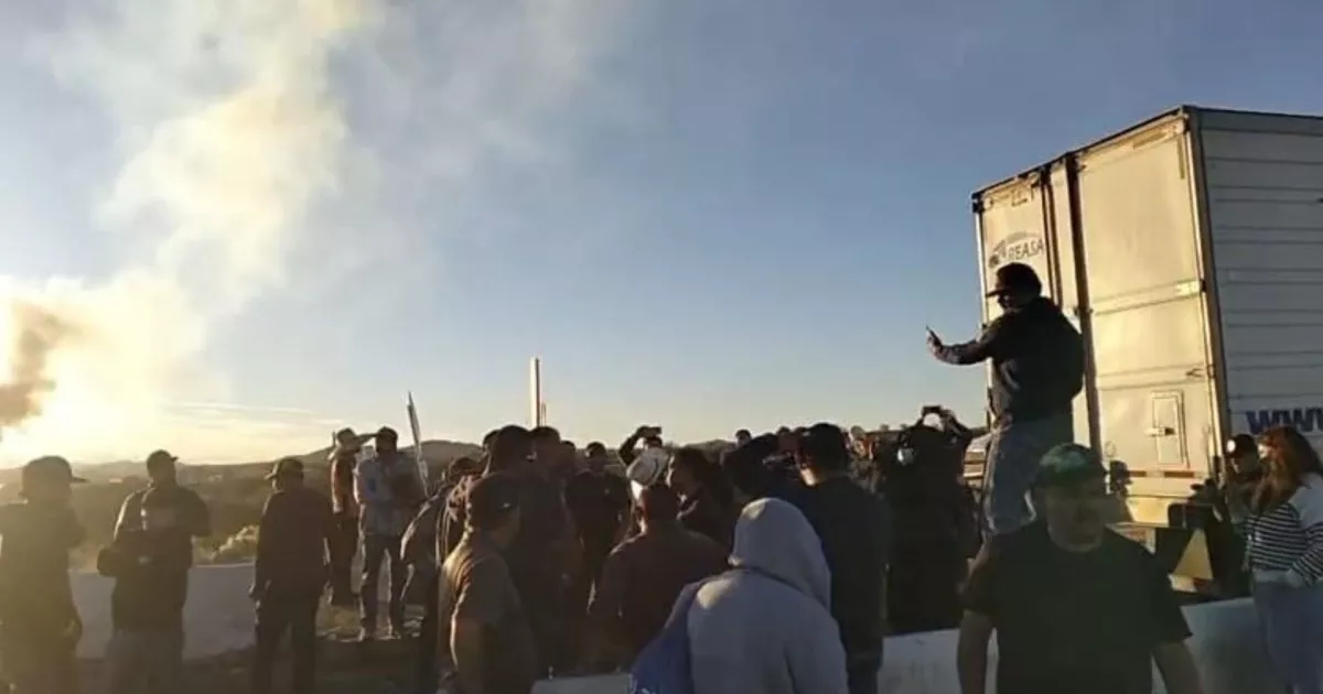 Confrontación en la aduana de Nogales: Choferes y productores de Sinaloa en disputa