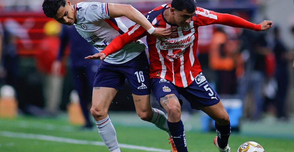 Cruz Azul se aferra para obtener un valioso empate contra Chivas