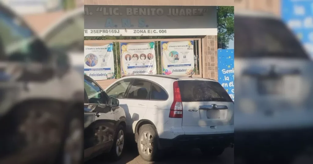 Dejan una camioneta abandonada cerca de una escuela primaria en Cañadas, Culiacán