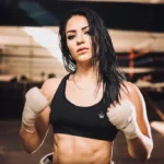 Diana 'La Bonita' Fernández arrasa en su victoria sobre Nayeli "La Bikina" Rodríguez