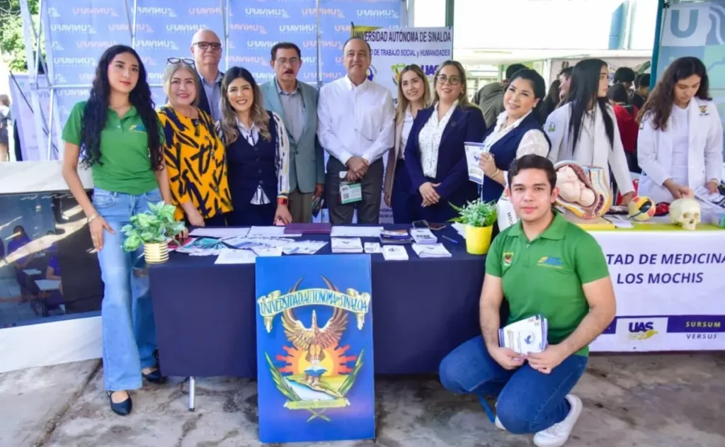 El Alcalde Antonio Menéndez inaugura la Jornada de Orientación Vocacional COBAES 2025