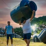 El alcalde Luis Ernesto Munguía es aplaudido por su apoyo a las familias de Ixtapa con la donación de tinacos