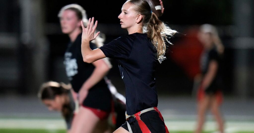 El fútbol americano femenil comienza a ganar popularidad en México. Las escuelas secundarias mexicanas están a la vanguardia