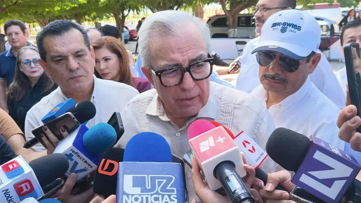 El gobernador Rocha Moya niega la implementación de la tenencia en Sinaloa