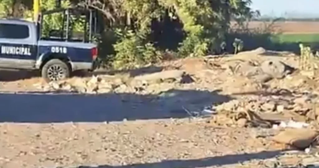 Encuentran cadáver de hombre envuelto en plástico en Balbuena, Navolato