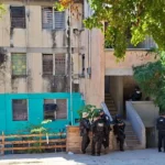 Encuentran el cuerpo sin vida de una mujer acribillada en un apartamento en Infonavit Cañadas, Culiacán.