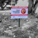 Familias ignoran advertencias y siguen tirando basura en terrenos vacíos de Puerto Vallarta