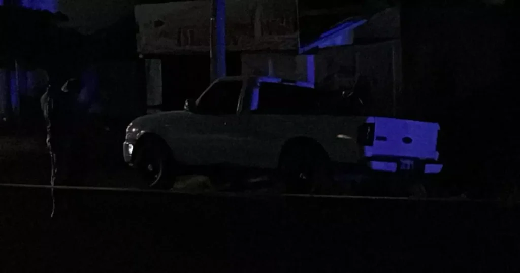 Hombre y mujer baleados en El Batallón, Navolato, viajaban en una camioneta