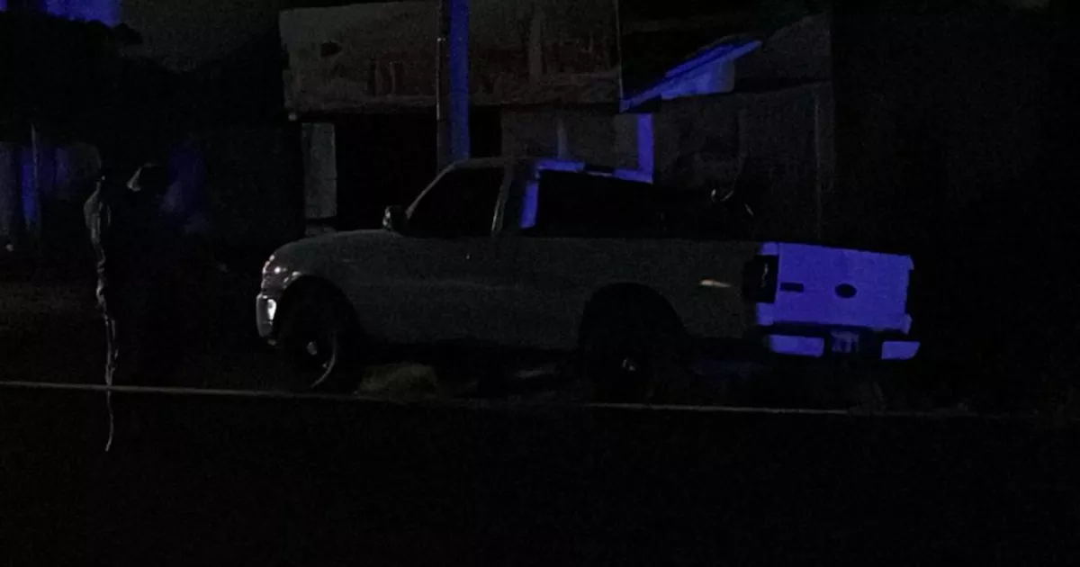 Hombre y mujer baleados en El Batallón, Navolato, viajaban en una camioneta