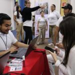 Jornada de Credencialización en la Facultad de Medicina de la UAS y Santander: ¡Inicia tu vida financiera como estudiante!