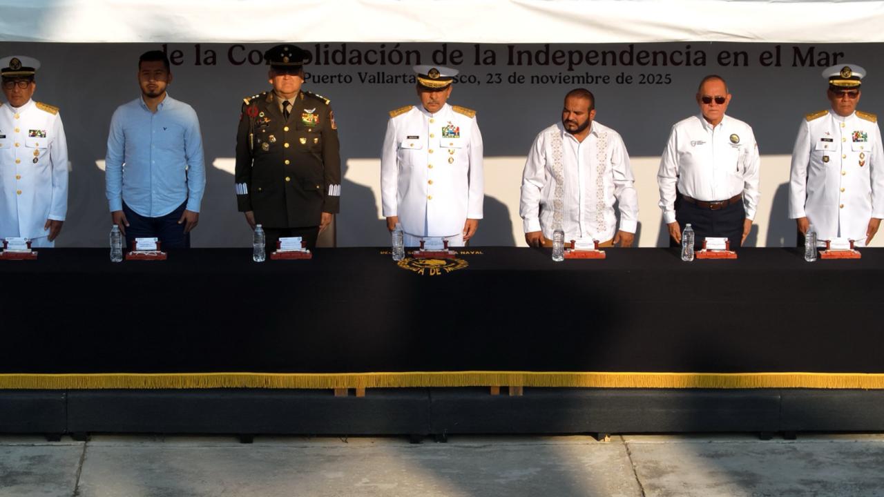 La Décima Segunda Zona Naval celebra 200 años de la Independencia en alta mar