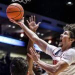 Lobos remontan 15 puntos contra Alabama State para evitar sorpresa y ganar 93-87