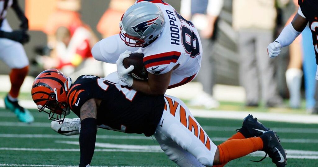 Los Patriotas extienden racha de victorias a 9, superando déficit inicial en triunfo de 26-20 sobre los Bengalíes