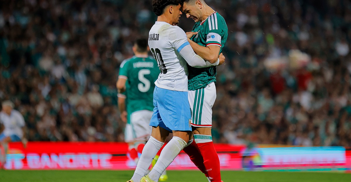 México y Uruguay empatan a cero en un duro partido