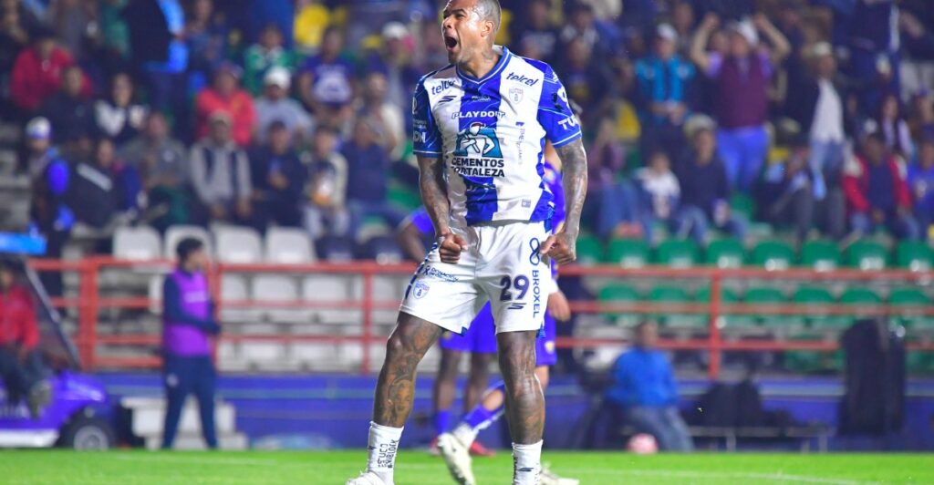 Pachuca elimina a Pumas tras vencerlos en partido de repechaje