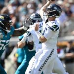 Quarterback de los Seahawks, Sam Darnold, enfrenta a su antiguo equipo, los Vikingos.