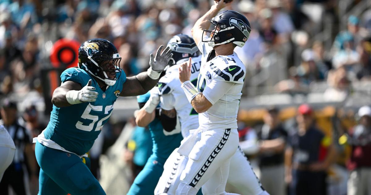 Quarterback de los Seahawks, Sam Darnold, enfrenta a su antiguo equipo, los Vikingos.