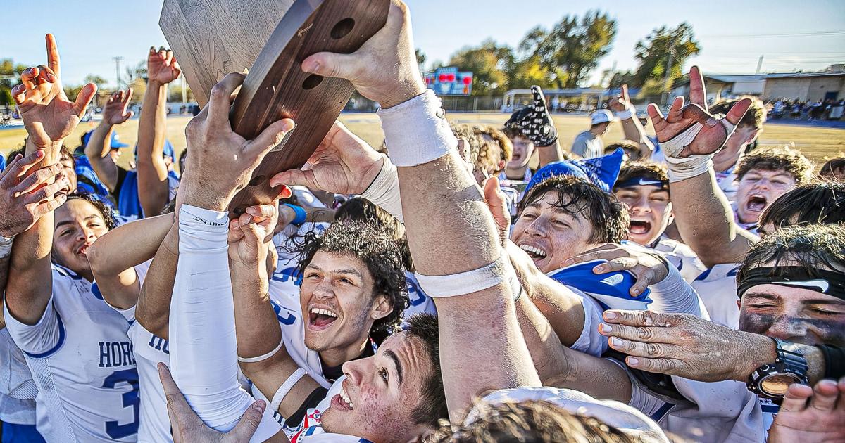 San Miguel se une para ganar su tercer título estatal consecutivo 28-21 sobre Dexter