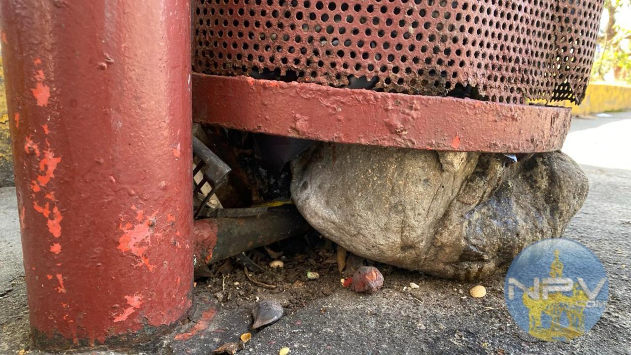 Vecinos de Puerto Vallarta reportan deterioro de contenedores de basura en áreas públicas