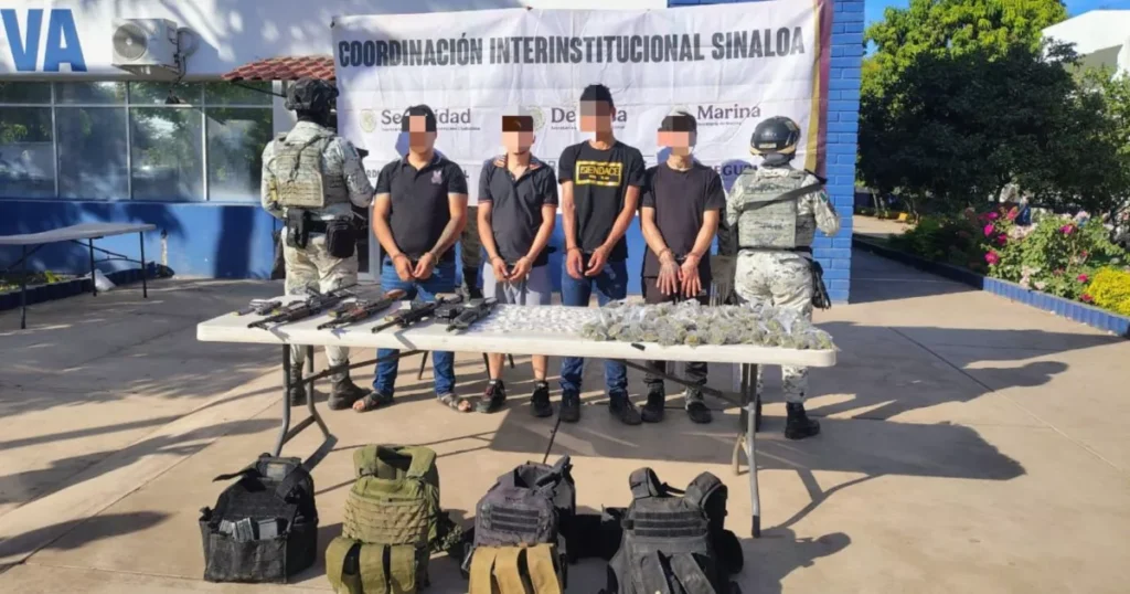 ¡Capturan a 4 hombres con armas y drogas en Las Coloradas, Culiacán!