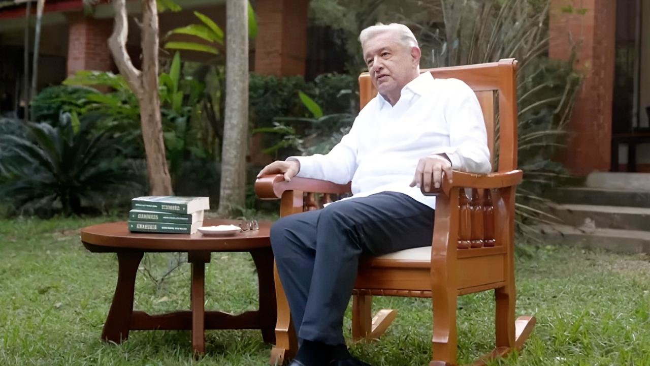 AMLO regresa y considera marchar por la democracia y la soberanía