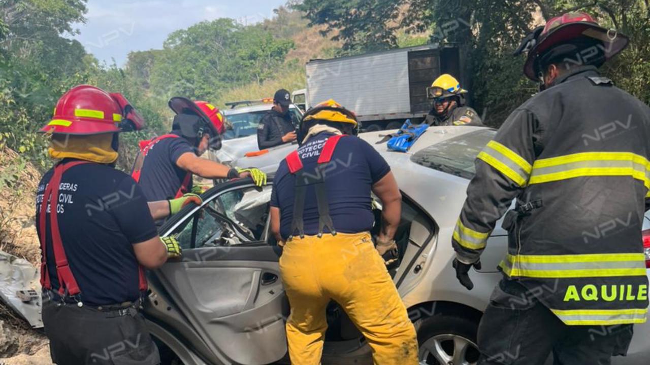 Accidente en San Quintín deja dos heridos