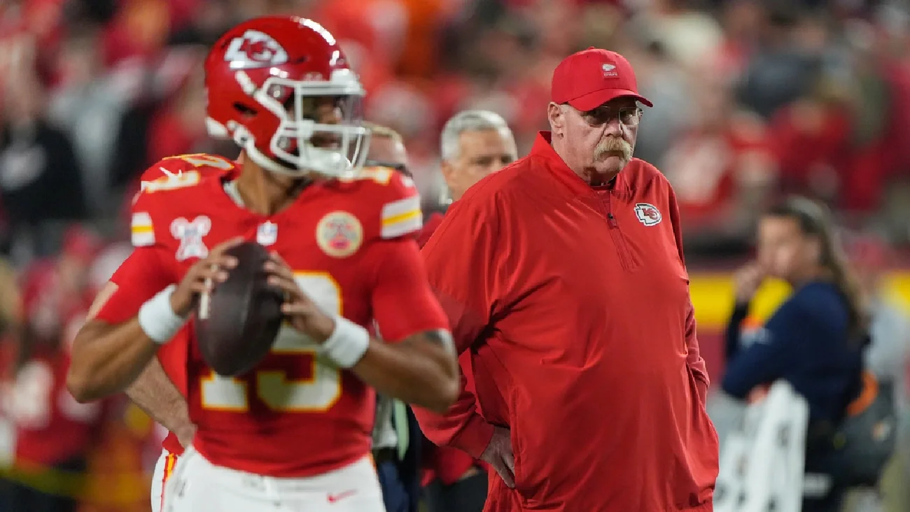 Andy Reid confirma que regresará con los Chiefs el próximo año. 

Andy Reid confirma su regreso con los Chiefs para el próximo año.