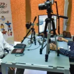 Antonio Menéndez completa su trámite de CURP Biométrica