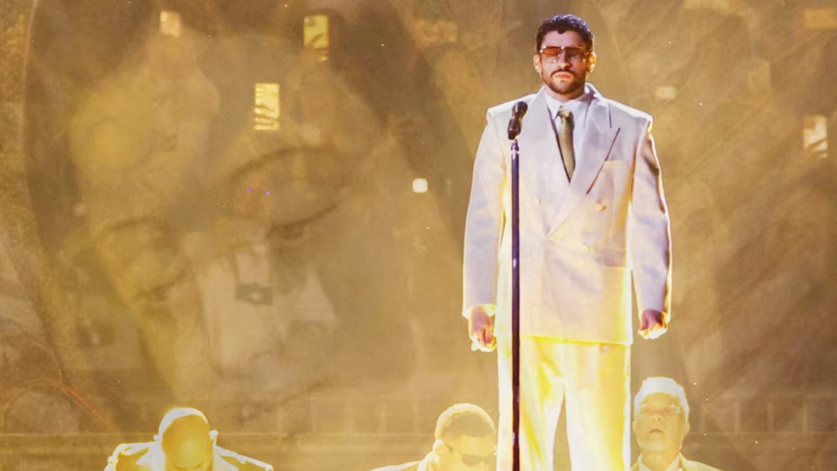 Bad Bunny dedica emotivo tributo a la Virgen de Guadalupe en su concierto en México (Video)