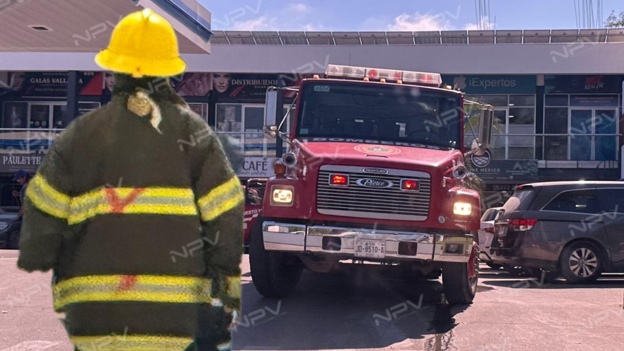 Bomberos acudieron a emergencia por posible escape de gas en Vallarta 750