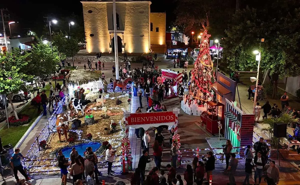 Celebrando la magia y la alegría en Badiraguato con el encendido del árbol y el nacimiento navideño