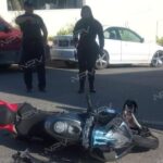 Choque en el crucero a Boca de Tomates deja a motociclista herido