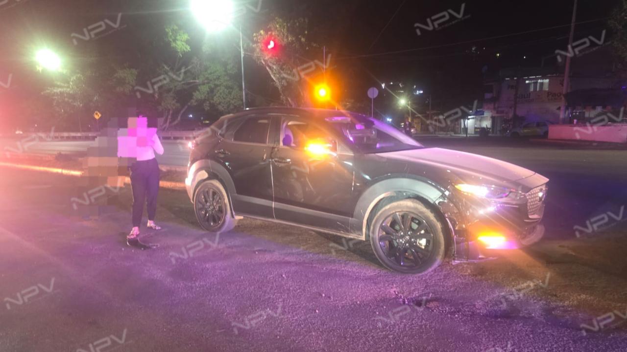 Colisión entre motopatrulla y camioneta en el libramiento