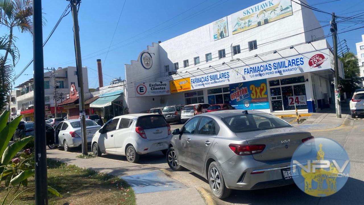 Conductores obstruyen accesos para discapacitados en Palmar de Aramara