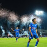 Cruz Azul se recupera para vencer y eliminar a Chivas y avanzar a Semifinales