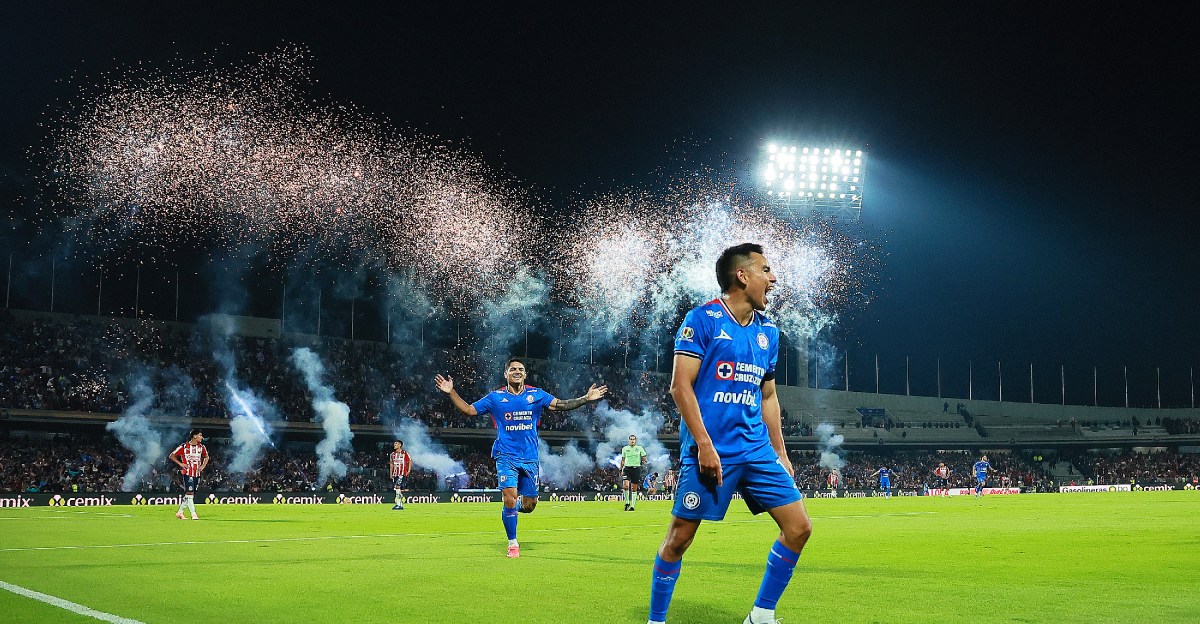 Cruz Azul se recupera para vencer y eliminar a Chivas y avanzar a Semifinales
