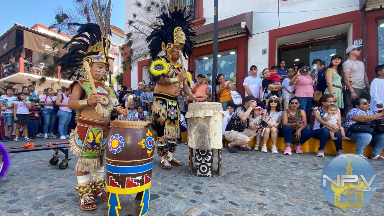 Danzas y regalos adornan las procesiones en honor a la Virgen de Guadalupe