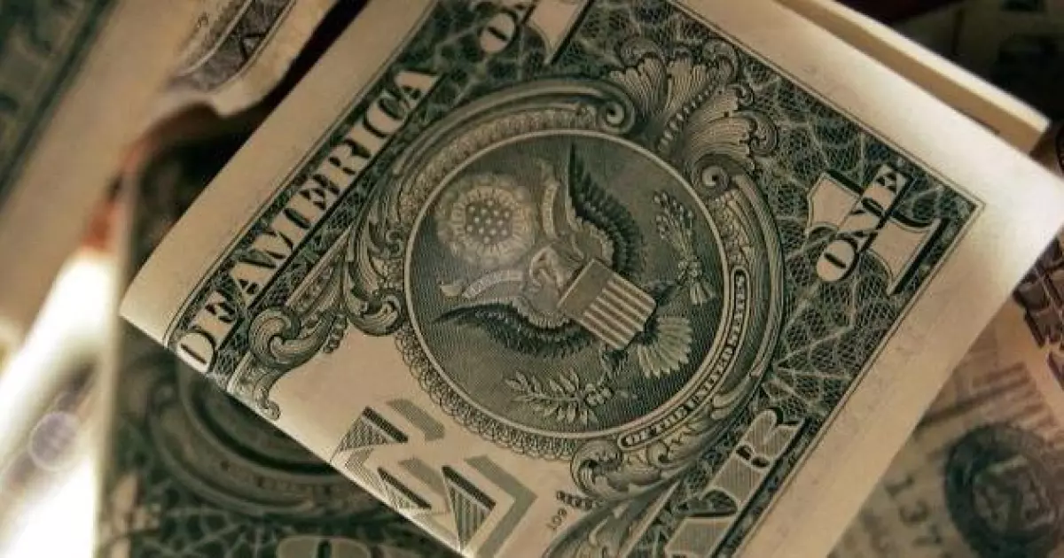 Descubre el valor actual del dólar hoy: 8 de diciembre de 2025