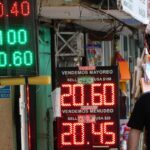 El dólar se desploma por debajo de los 18 pesos: el tipo de cambio al amanecer hoy 23 de diciembre