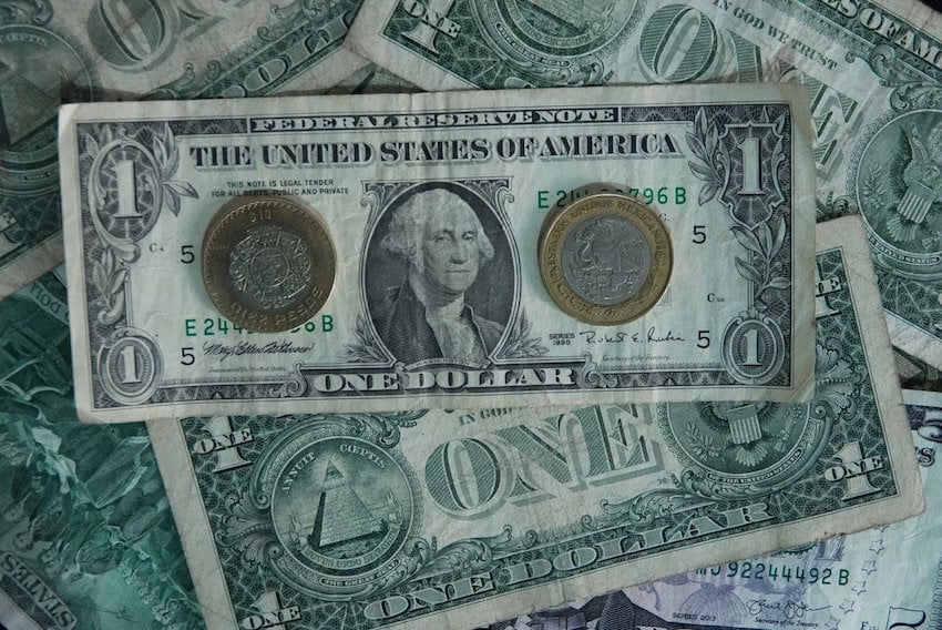 El peso mexicano alcanza su máximo nivel del año