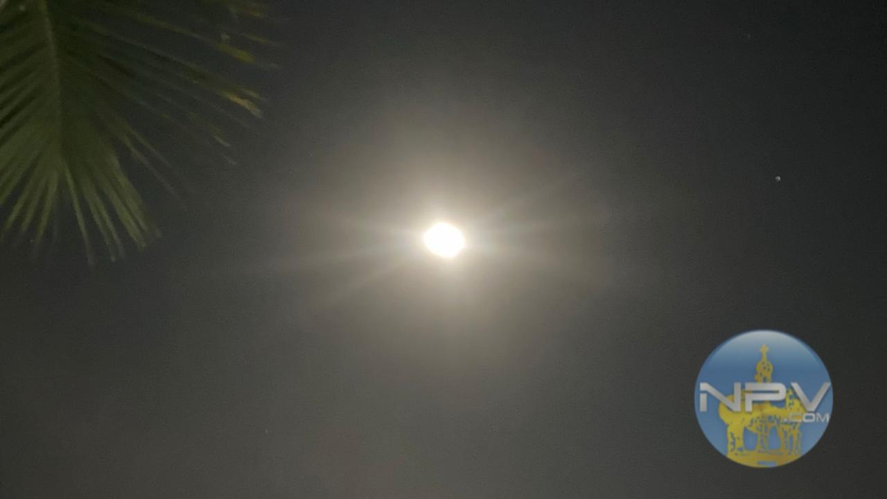 El resplandor nocturno de la luna en Puerto Vallarta