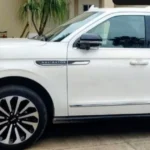 Encuentran camioneta de lujo abandonada con cartuchos de AK-47 en Montecarlo, Culiacán