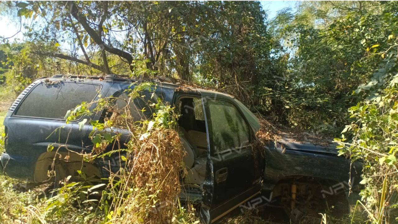 Encuentran camioneta robada en El Progreso, parcialmente desarmada