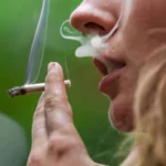 Encuesta revela que adultos en México consumen más drogas que los adolescentes