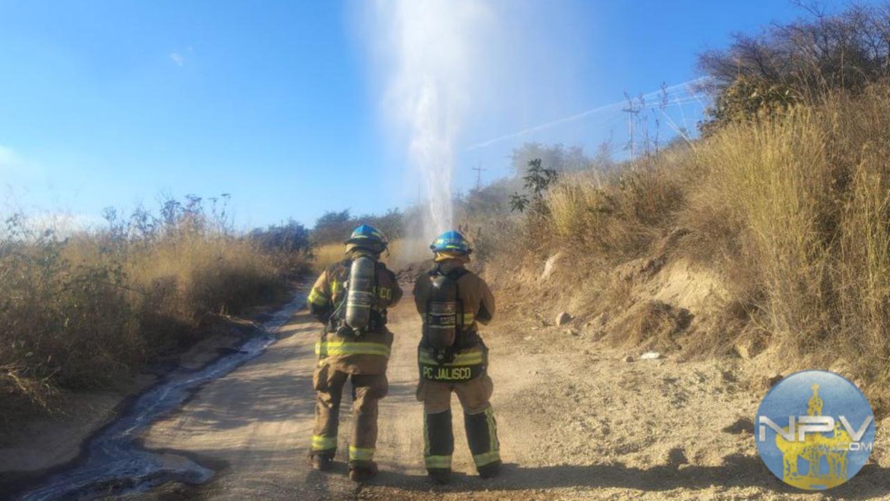 Espectacular escape de hidrocarburo activa a autoridades de seguridad en Tlajomulco