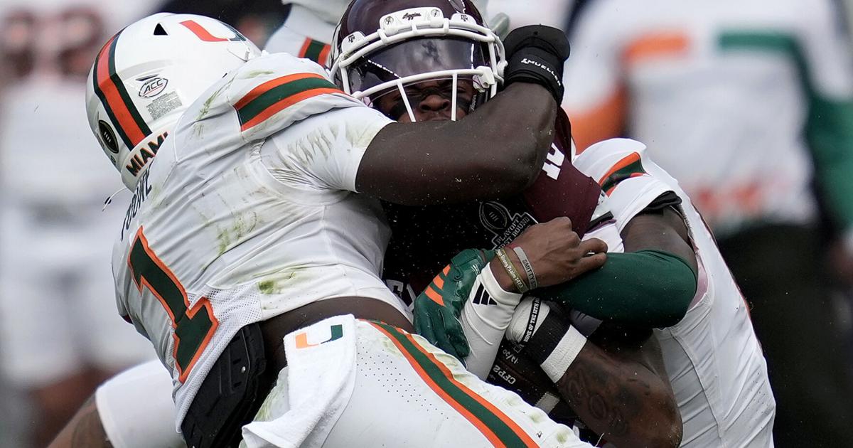Estudiante de primer año en la Ciudad de México, Malachi Toney, se redime con un touchdown ganador en la victoria 10-3 sobre Texas A&M