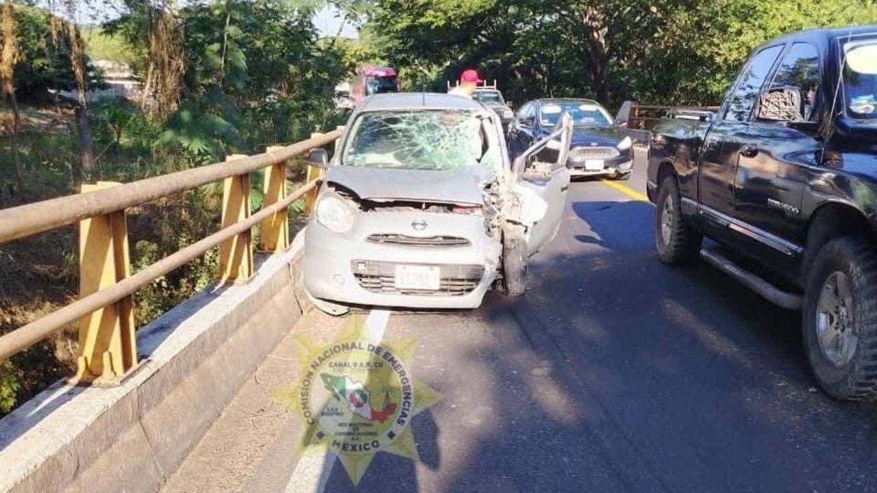 Fatal colisión en la carretera federal 15 cobra la vida de un motociclista en Nayarit