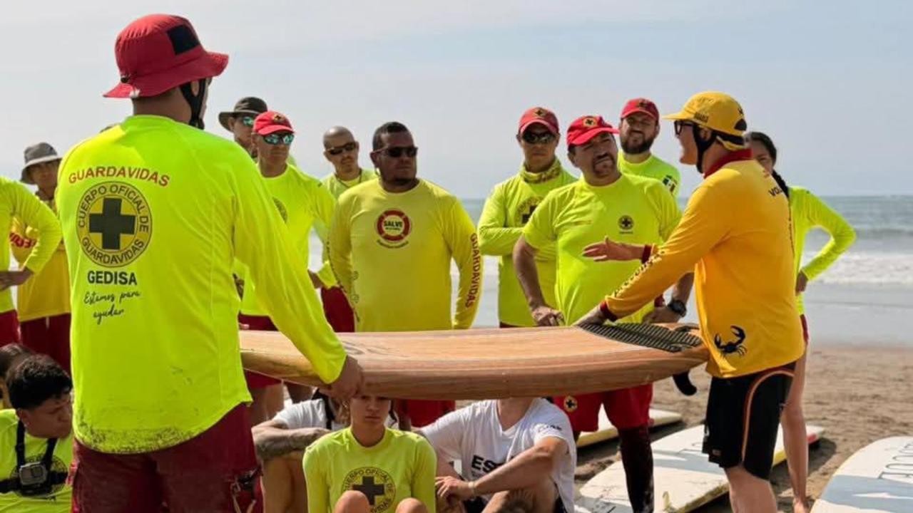 Formación global mejora la labor de salvamento en las costas de Puerto Vallarta